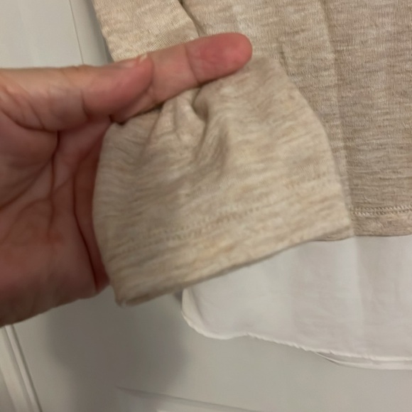 White House Black Market cream‎ with white underlay long sleeve V-neck women’s S - Picture 6 of 13